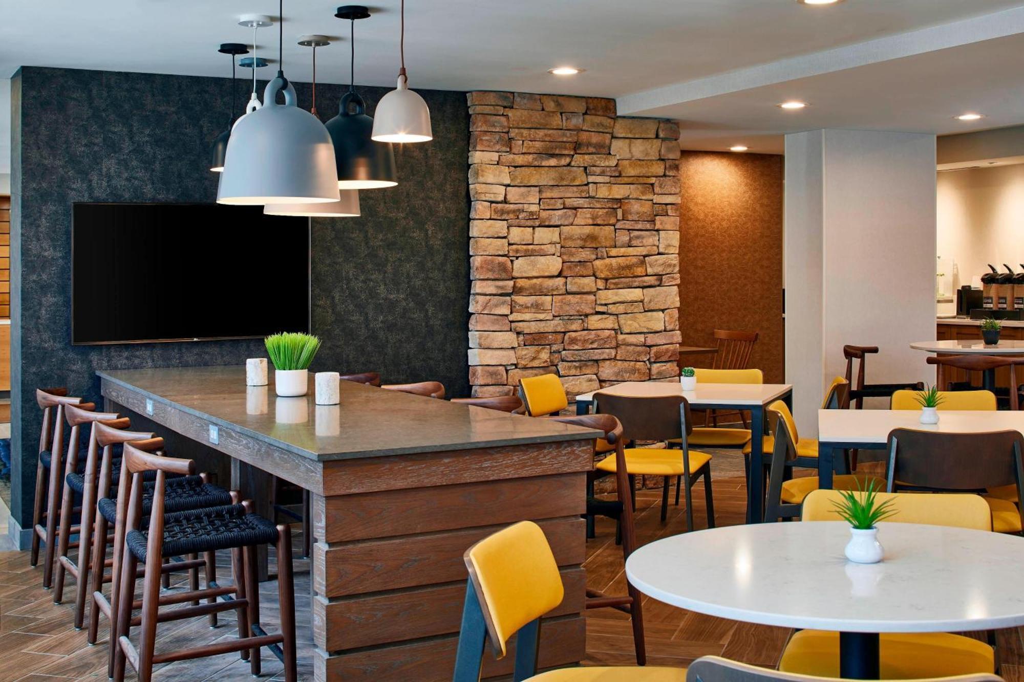 Fairfield Inn & Suites By Marriott Albany Airport Экстерьер фото