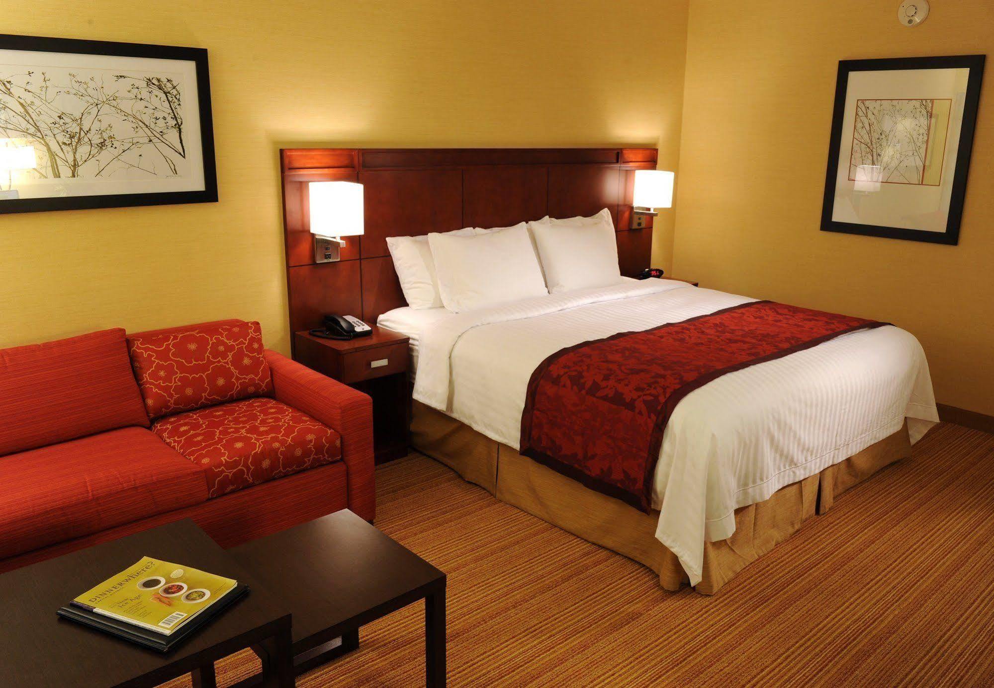 Fairfield Inn & Suites By Marriott Albany Airport Экстерьер фото