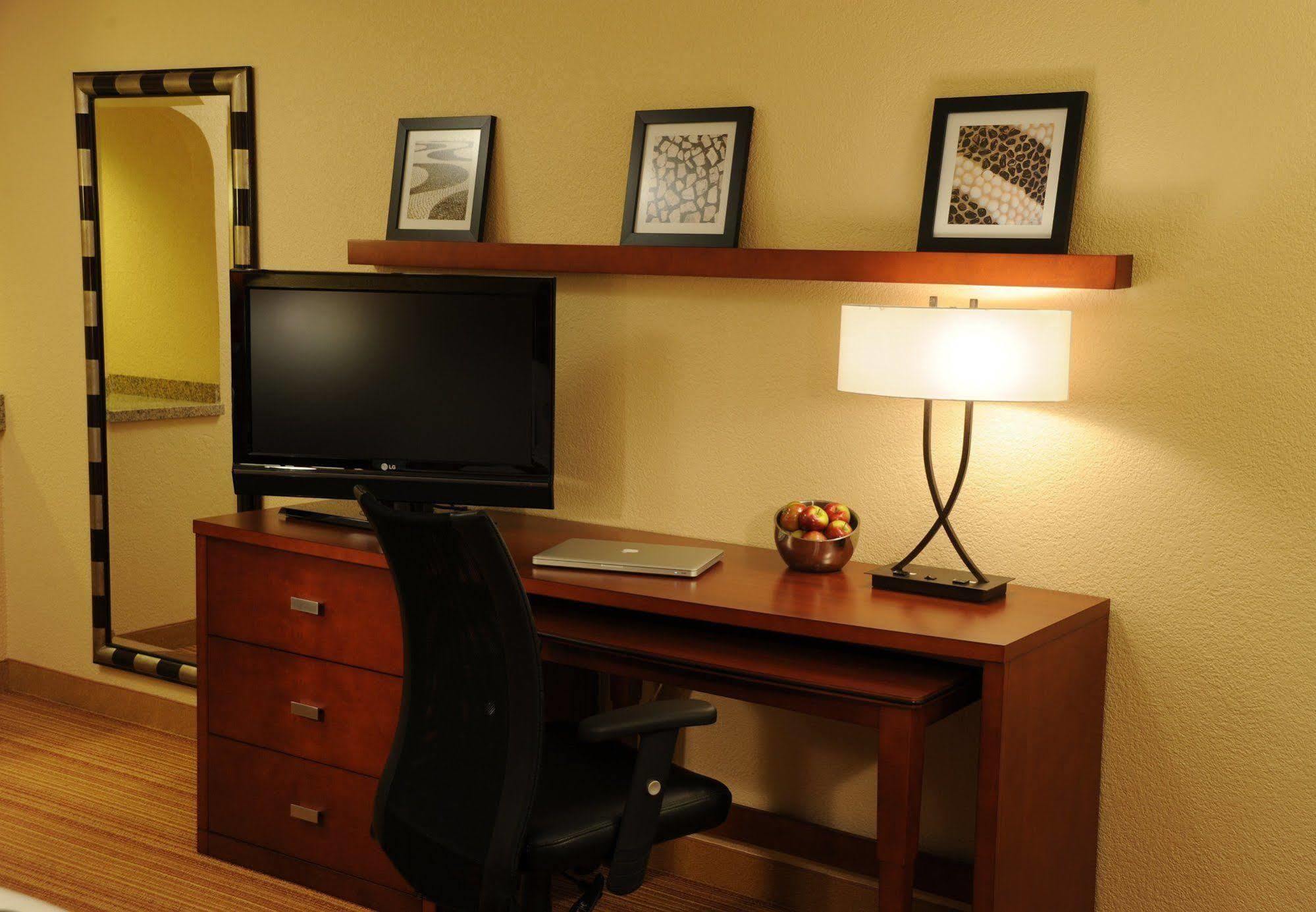 Fairfield Inn & Suites By Marriott Albany Airport Экстерьер фото