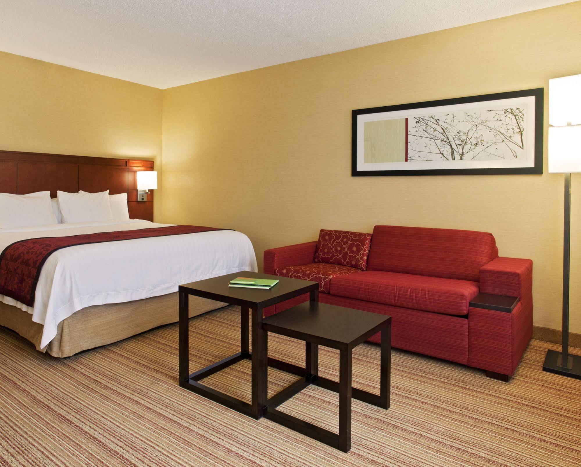 Fairfield Inn & Suites By Marriott Albany Airport Экстерьер фото