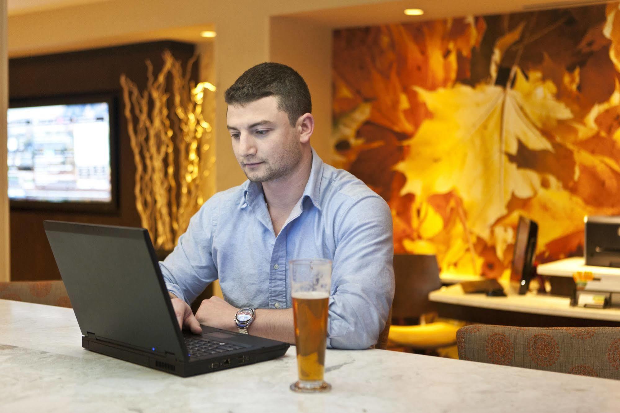 Fairfield Inn & Suites By Marriott Albany Airport Экстерьер фото
